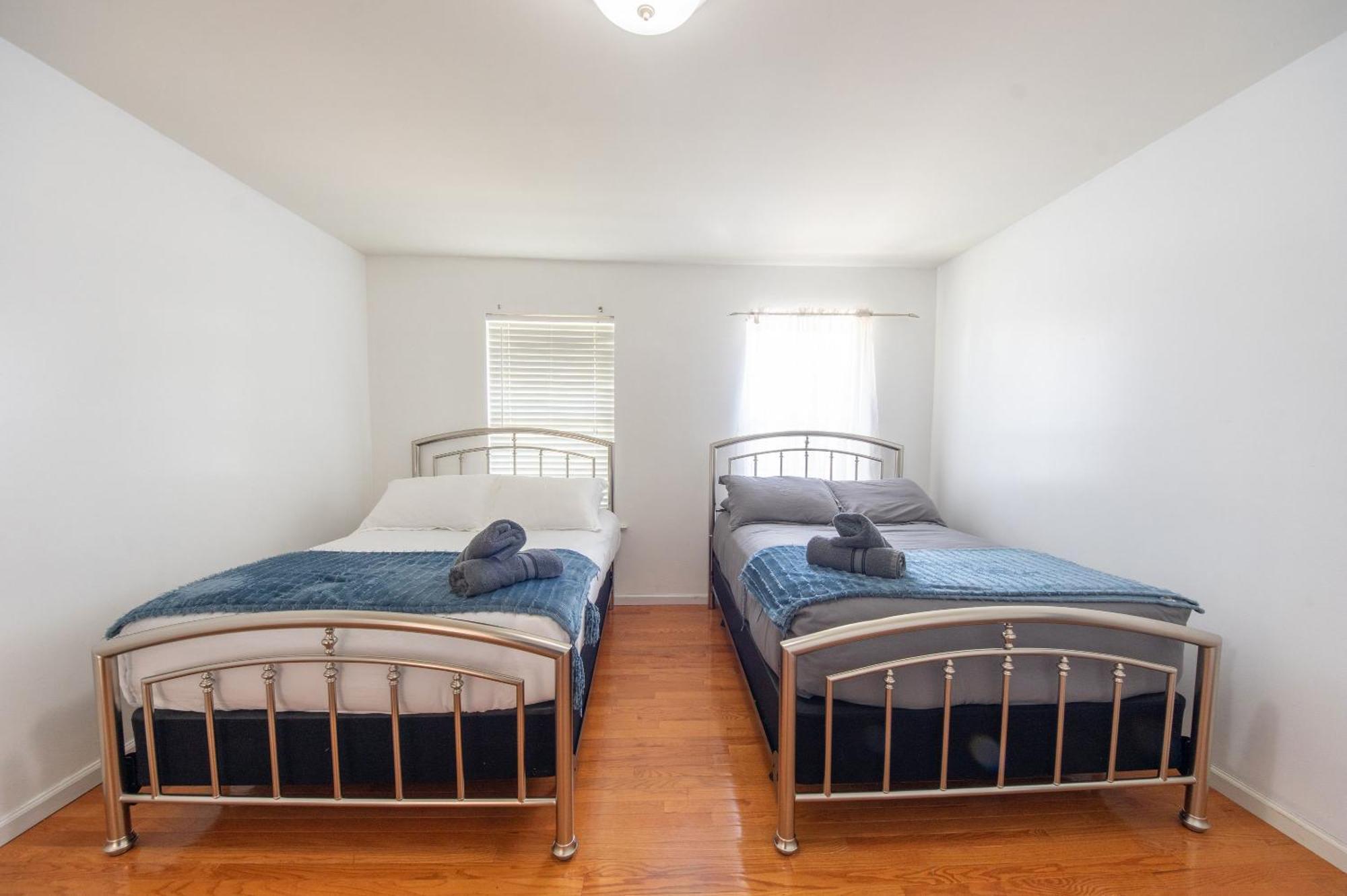 Сasa de vacaciones Hot Tub-king Suite-fenced Yard-game Room-fire Pit East Stroudsburg